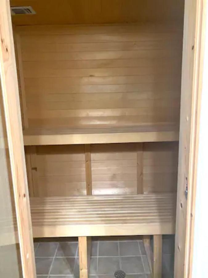 Private Master Suite With Sauna And Bathtub Fair Oaks ภายนอก รูปภาพ